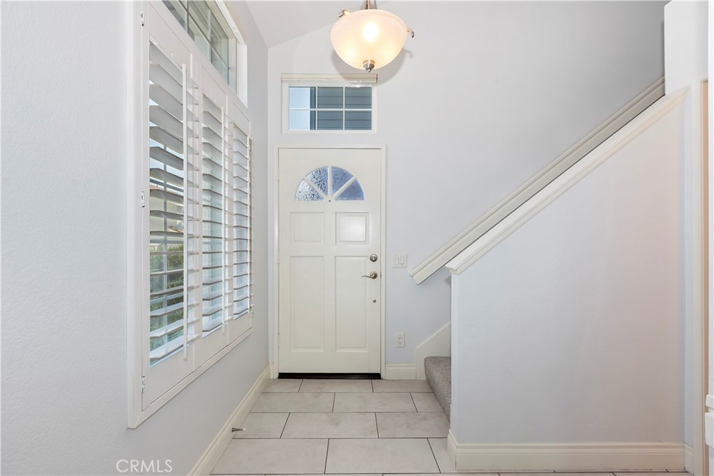 Residential Lease for rent at 2192 Avocado Way, Tustin CA featuring 3 beds and 3 baths