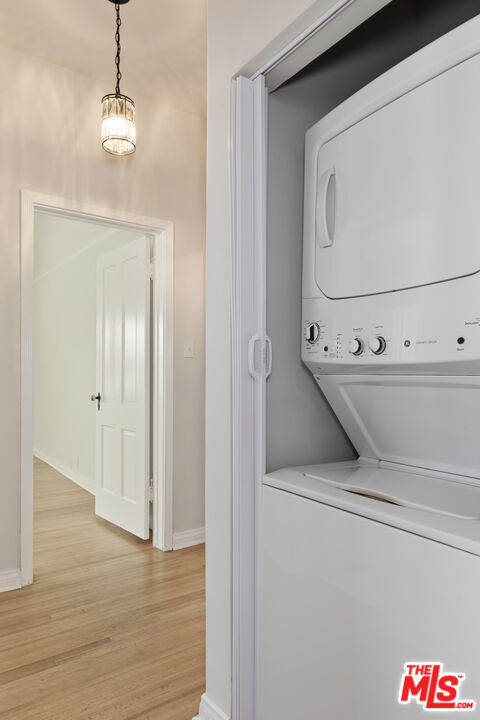 Residential Lease for rent at 9336 W Olympic Boulevard 9340 1/2, Beverly Hills, Los Angeles County CA featuring 2 beds and 2 baths