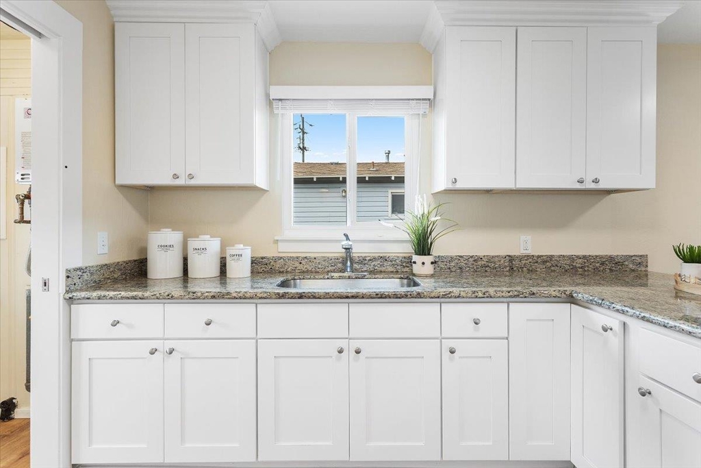 Residential for sale at 409 409 Foothill Blvd, San Leandro CA featuring 2 beds and 1 bath