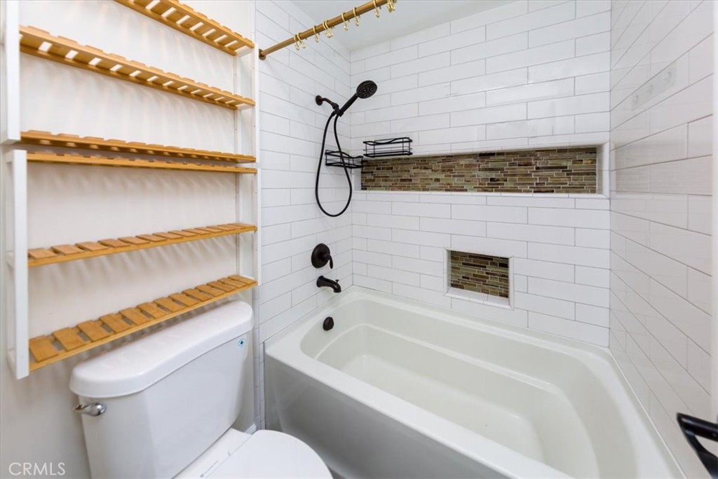 Residential for sale at 1158 Tivoli Lane 177, Simi Valley CA featuring 1 bed and 1 bath