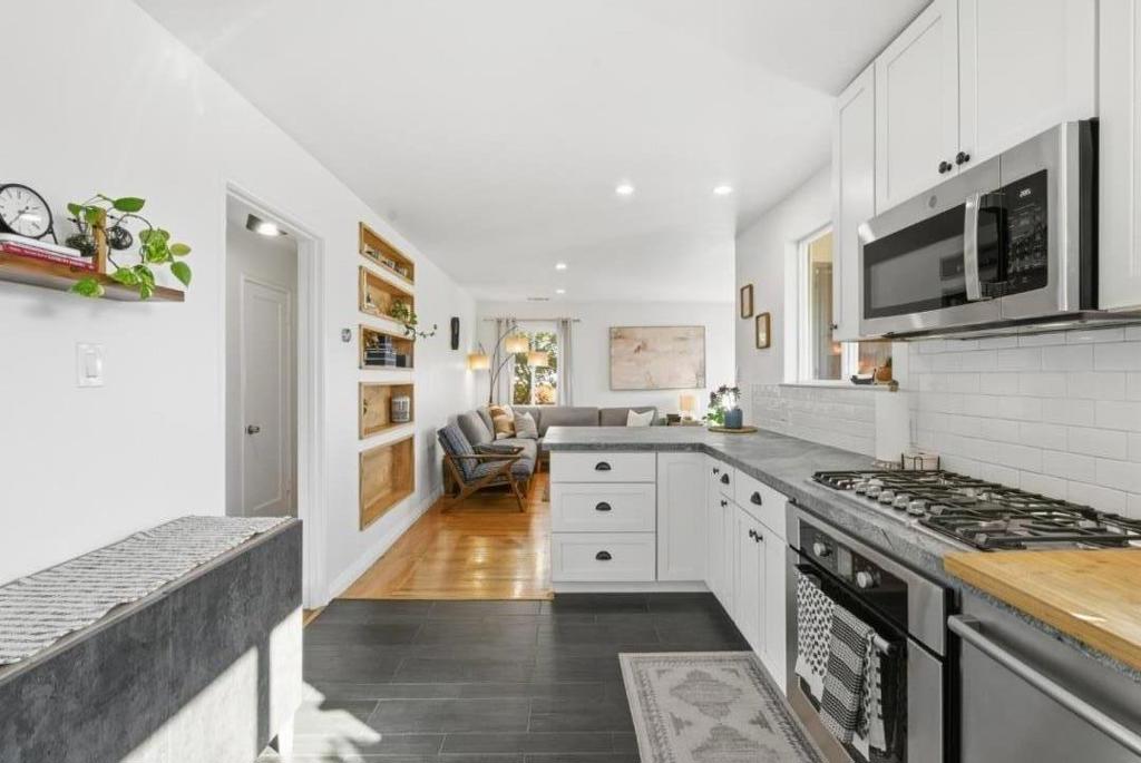 Residential for sale at 475 Nabor Street, San Leandro CA featuring 3 beds and 1 bath