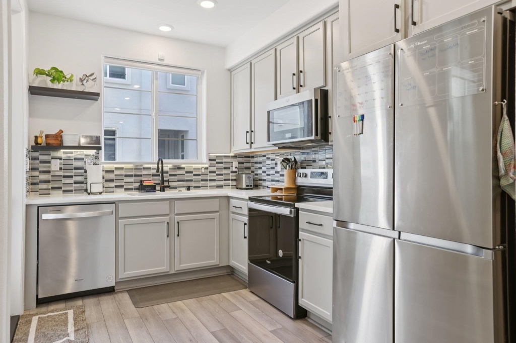 Residential for sale at 2870 2870 Derbyline Ln, Alameda CA featuring 2 beds and 2 baths