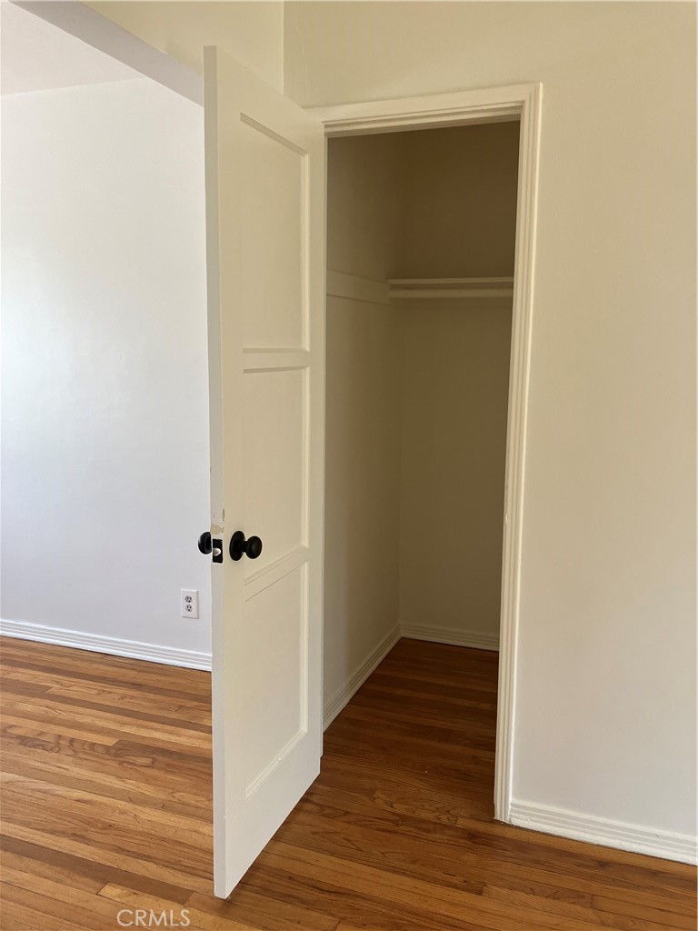 Residential Lease for rent at 4458 Linden Avenue 1, Long Beach, Los Angeles County CA featuring 2 beds and 1 bath