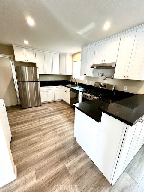 Residential Lease for rent at 2002 W 106th, Los Angeles, Los Angeles County CA featuring 3 beds and 2 baths