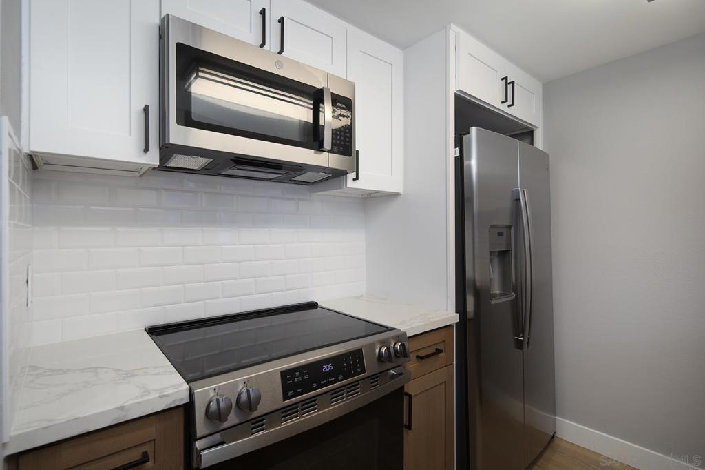 Residential Lease for rent at 7601 Eads Street, La Jolla, San Diego County CA featuring 2 beds and 2 baths