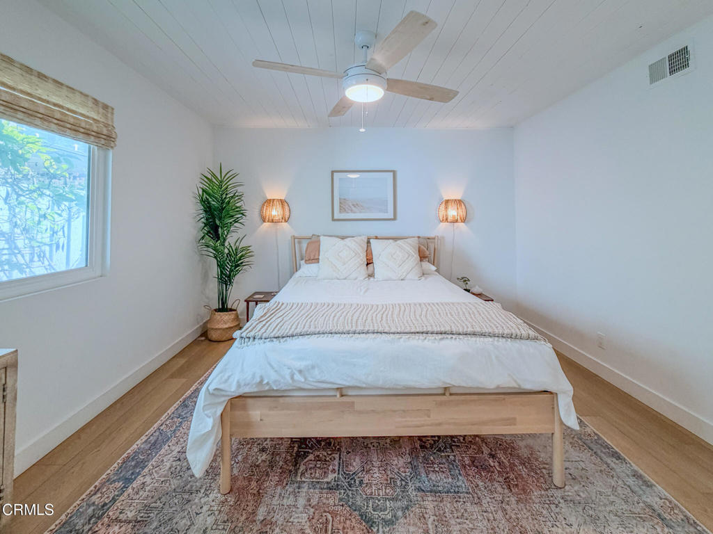 Residential Lease for rent at 4954 Dolphin Way, Oxnard CA featuring 3 beds and 2 baths