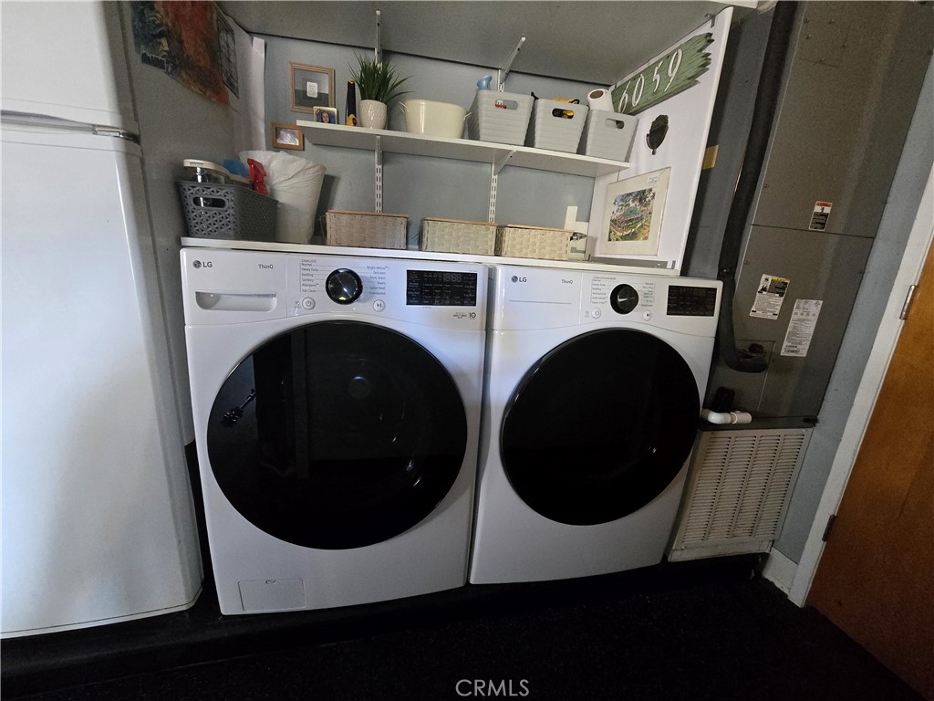 Residential Lease for rent at 617 N Beachwood, Burbank, Los Angeles County CA featuring 1 bed and 1 bath