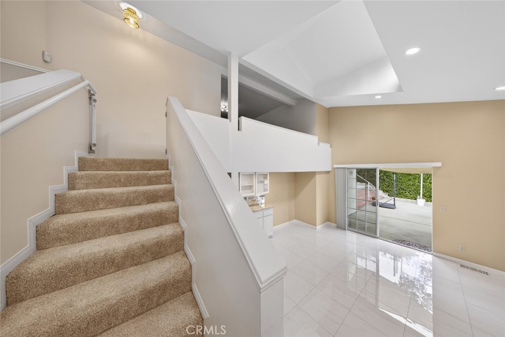 Residential Lease for rent at 2255 E Chevy Chase Drive, Glendale, Los Angeles County CA featuring 4 beds and 3 baths