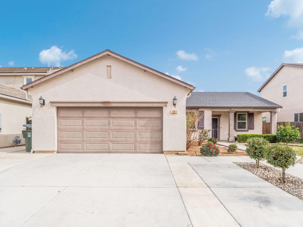 Residential for sale at 101 Rancho Mirage Road, Madera CA featuring 3 beds and 2 baths