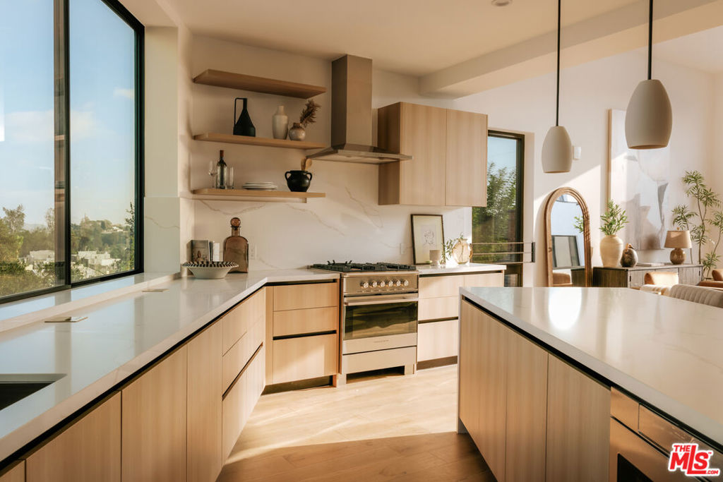 Condominium for sale at 2919 Waverly 308, Los Angeles, CA featuring 3 beds and 3 baths