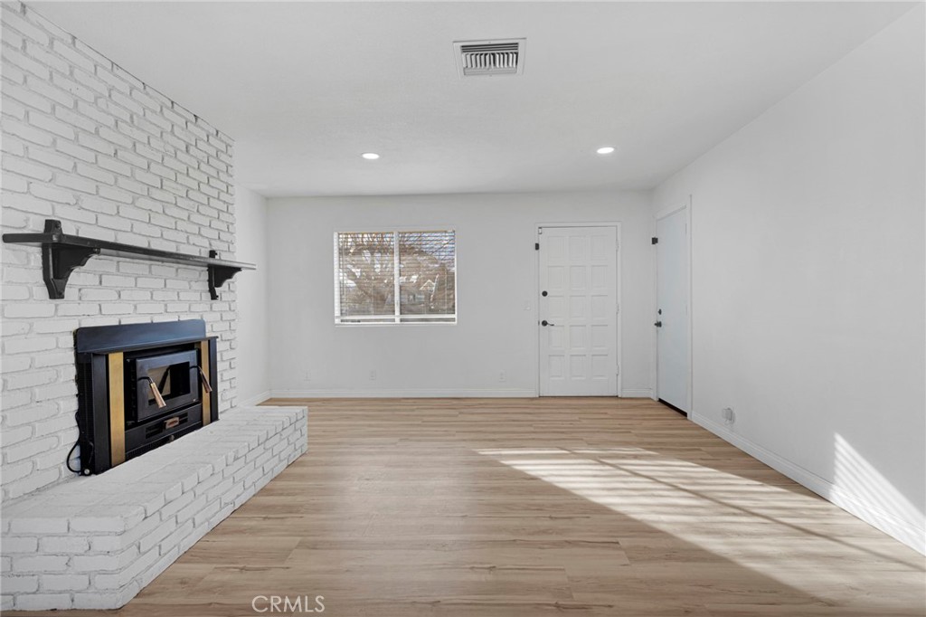 Active for sale at Apple Valley, CA, Apple Valley, CA CA and 2 baths