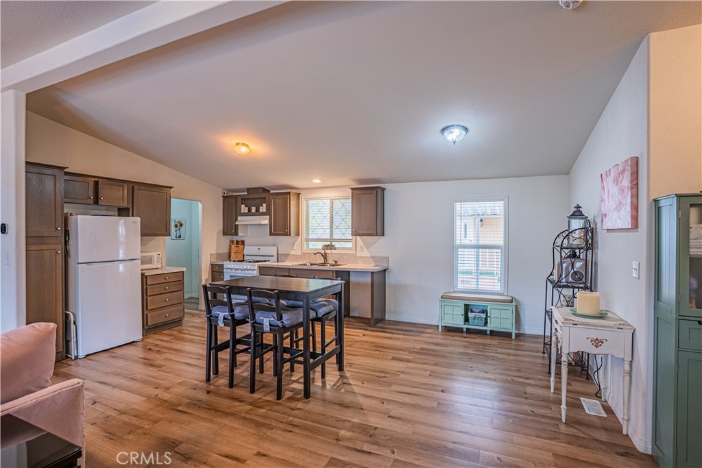 Manufactured In Park for sale at 913 S Grand 12, San Jacinto CA featuring 3 beds and 2 baths