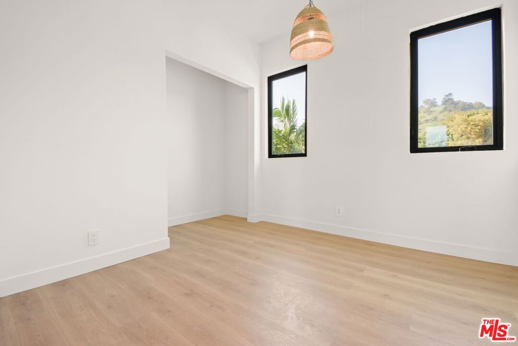 Residential Lease for rent at 2671 Benedict Street 1/4, Los Angeles, Los Angeles County CA featuring 2 beds and 2 baths