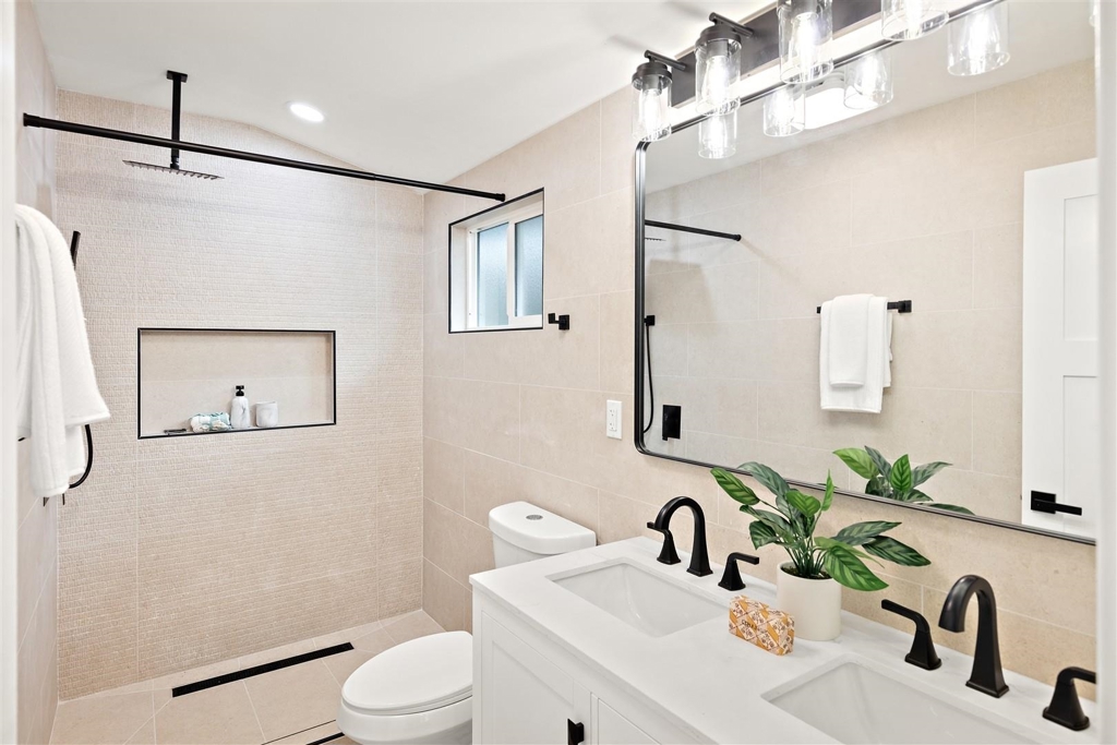 Active for sale at Sunnyvale, CA, Sunnyvale, CA CA and 3 baths