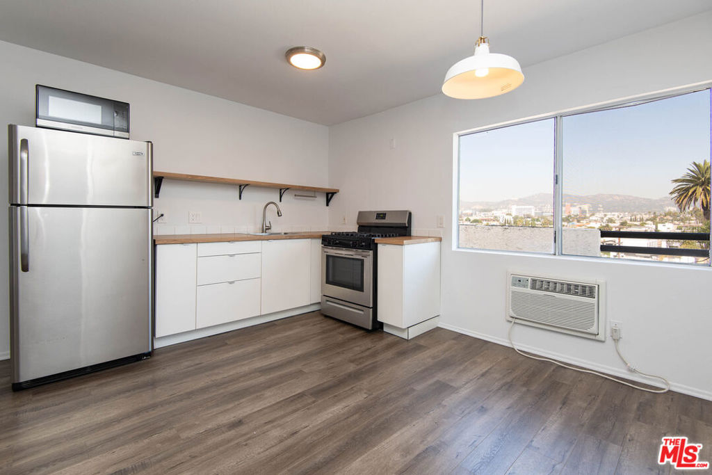 Residential Lease for rent at 3933 Marathon Street 202A, Los Angeles, Los Angeles County CA featuring 30 beds and 33 baths