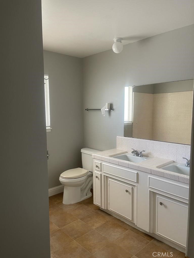 Residential Lease for rent at 1004 Wellington Drive, Modesto, Stanislaus County CA featuring 3 beds and 2 baths