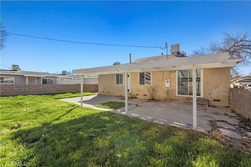 Residential for sale at 621 W Avenue H12, Lancaster CA featuring 3 beds and 1 bath