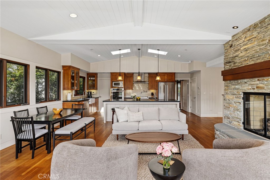 Residential Lease for rent at 521 24th Place, Hermosa Beach CA featuring 3 beds and 4 baths