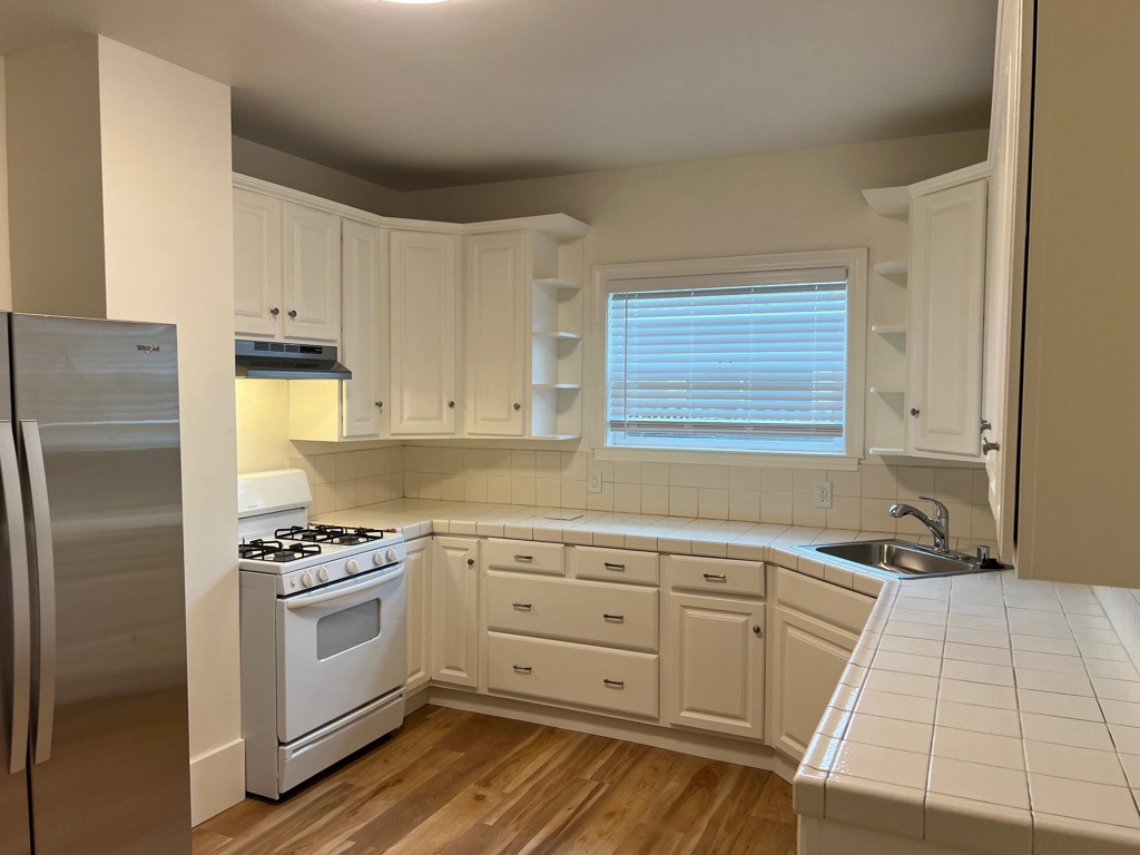 Residential Lease for rent at 708 708 N L St, Livermore CA featuring 3 beds and 1 bath