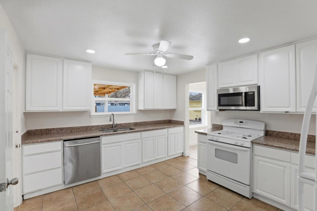 Residential for sale at 3712 42nd Avenue, Sacramento CA featuring 3 beds and 1 bath