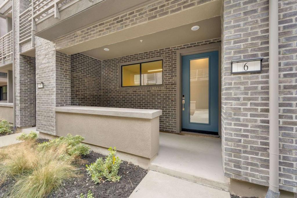 Residential Lease for rent at 202 Stone Pine Terrace 6, Sunnyvale CA featuring 2 beds and 3 baths