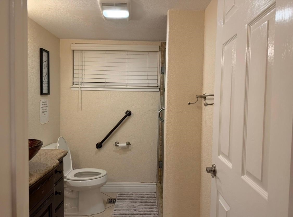 Residential Lease for rent at 3784 3784 Norris Canyon Rd, San Ramon CA featuring 2 beds and 1 bath