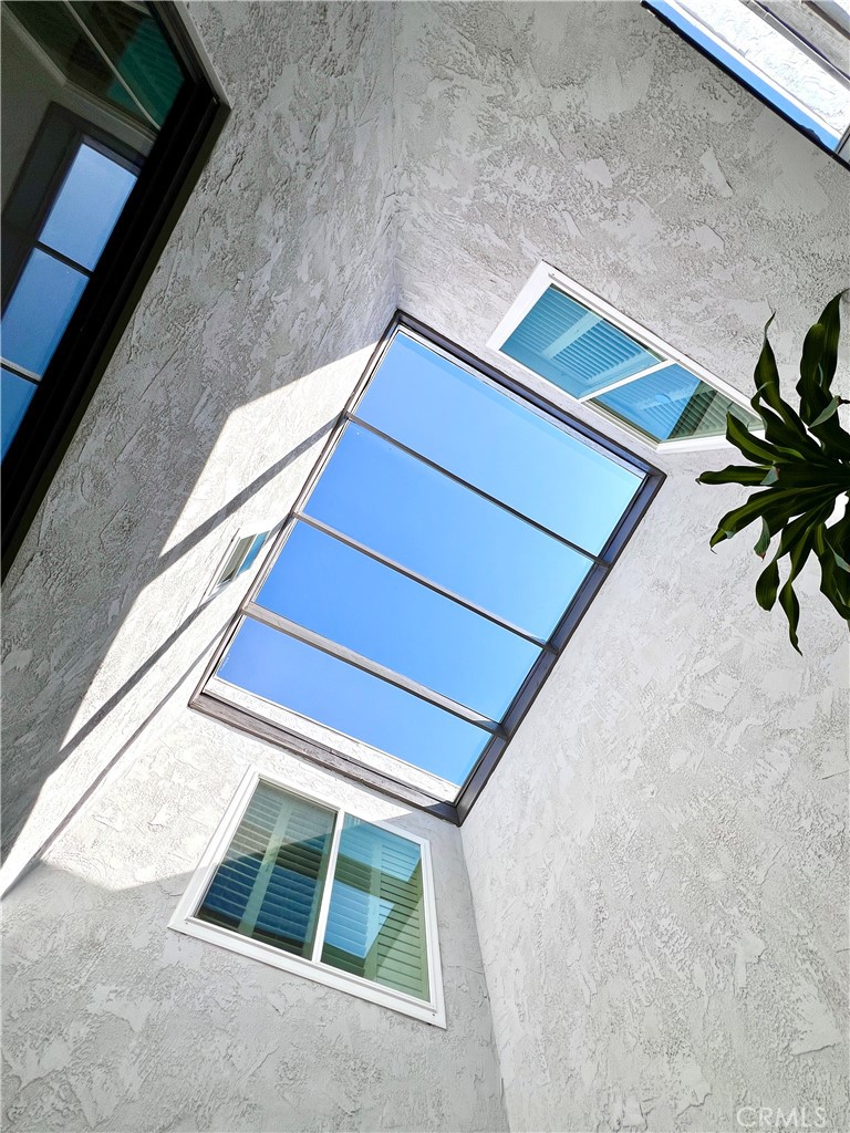 Residential for sale at 946 Fairview Avenue 8, Arcadia CA featuring 2 beds and 3 baths