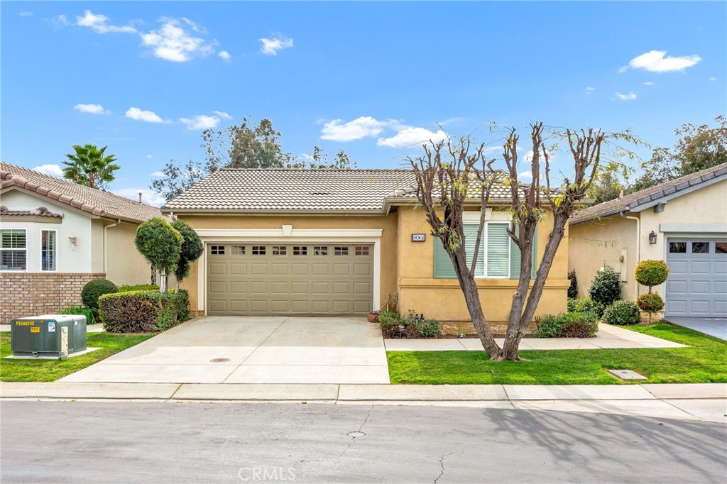 Residential for sale at 8061 Mickelson Way, Hemet CA featuring 2 beds and 2 baths