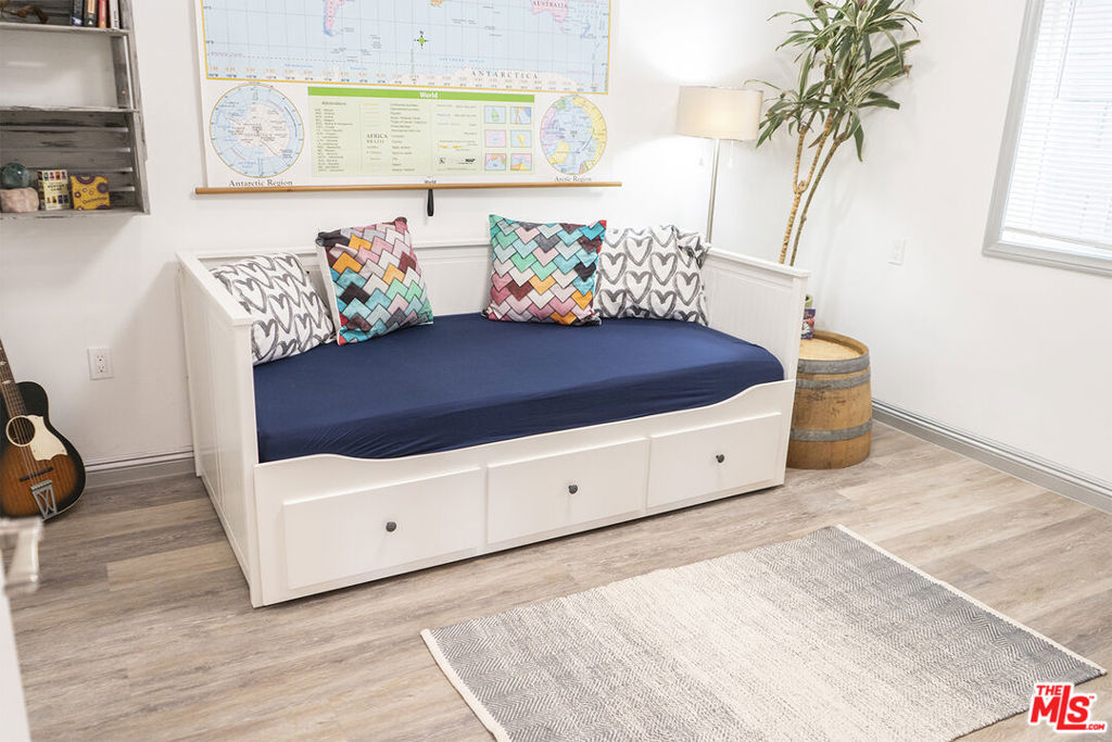 Residential Lease for rent at 348 Laveta 2, Los Angeles, Los Angeles County CA featuring 2 beds and 2 baths