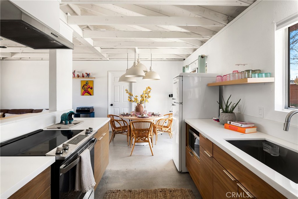 Residential for sale at 7566 Shawnee, Yucca Valley CA featuring 2 beds and 2 baths