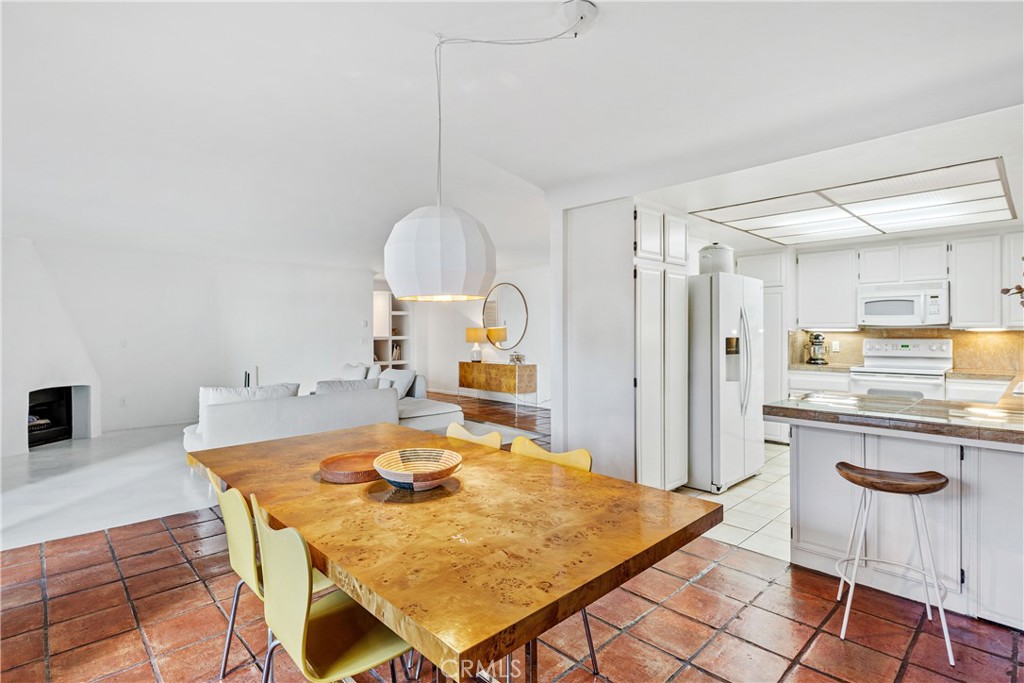 Residential Lease for rent at 447 Herondo Street 105, Hermosa Beach CA featuring 2 beds and 2 baths