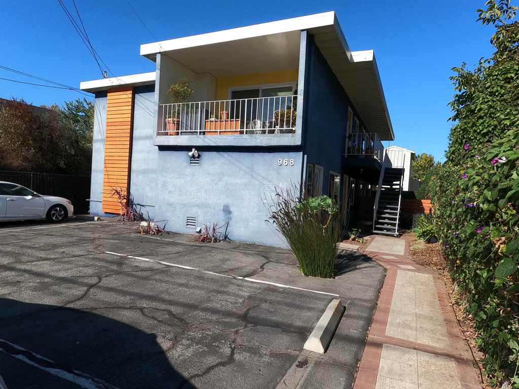 Residential Lease for rent at 968 968 45th St, Oakland CA featuring 2 beds and 1 bath