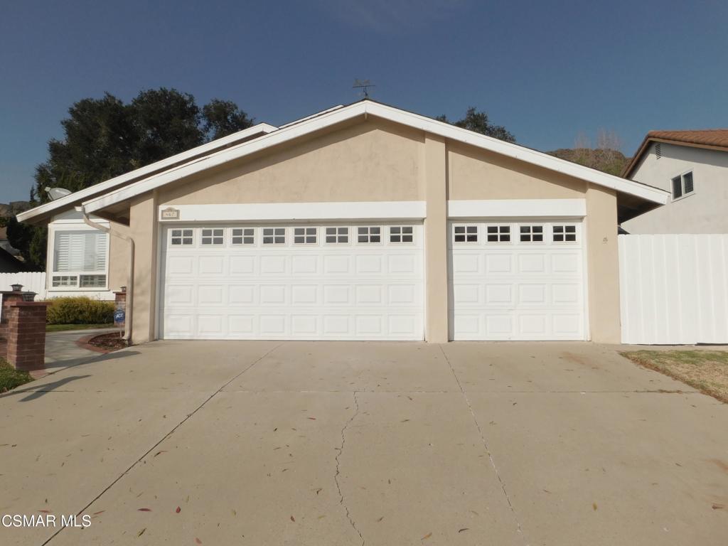 Residential Lease for rent at 467 Sundance Street, Thousand Oaks CA featuring 4 beds and 3 baths