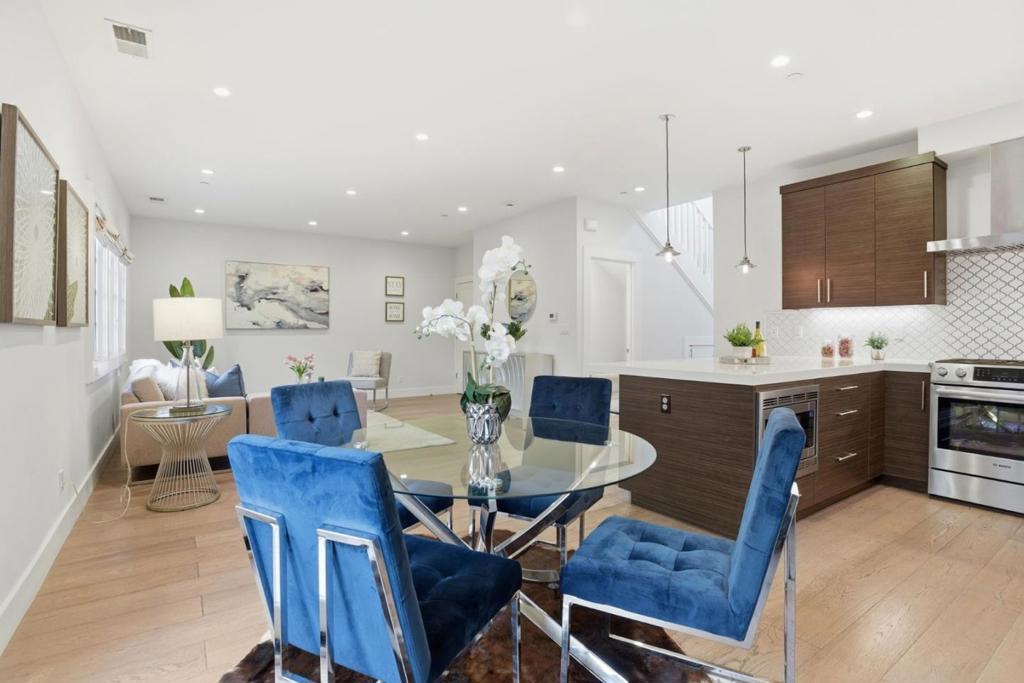 Residential for sale at 701 2nd Avenue 2, San Mateo CA featuring 2 beds and 3 baths