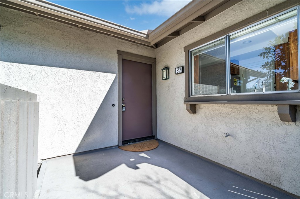 Residential Lease for rent at 37 Rockwood 24, Irvine CA featuring 3 beds and 2 baths