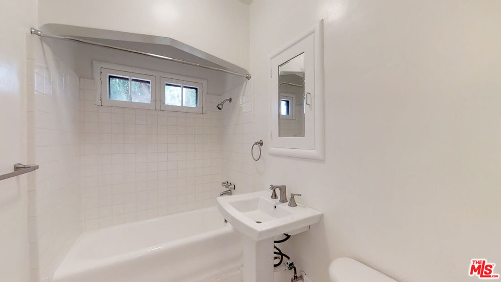 Residential Lease for rent at 1260 N Flores Street 4, West Hollywood CA featuring 2 beds and 1 bath