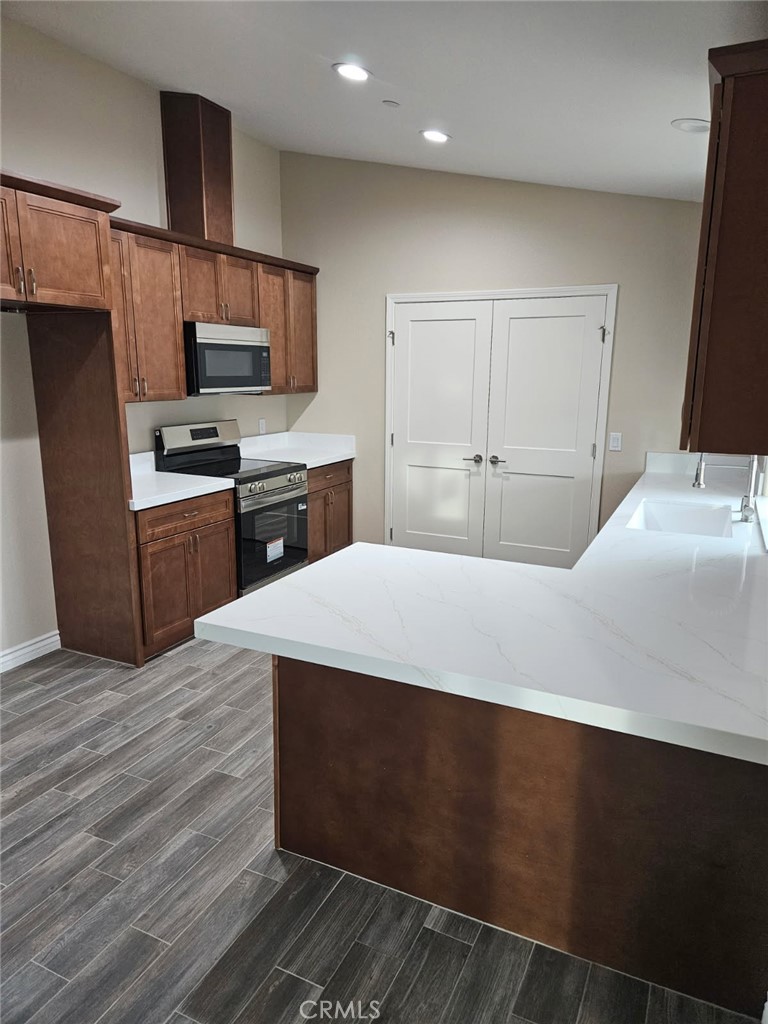 Active for sale at Apple Valley, CA, Apple Valley, CA CA and 2 baths