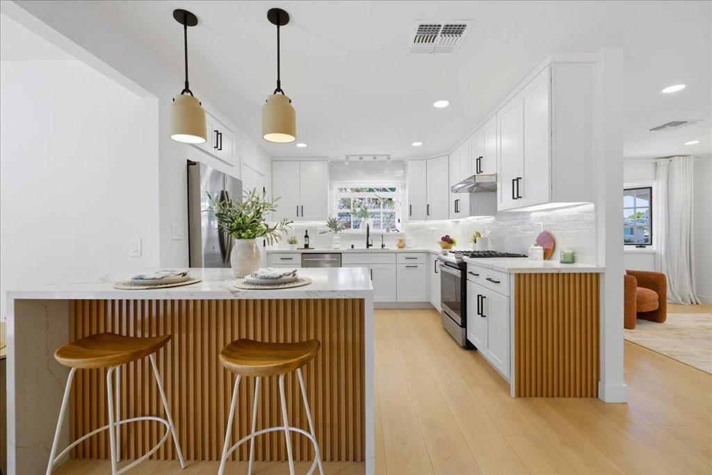 Residential for sale at 992 Hibiscus Lane, San Jose CA featuring 3 beds and 2 baths