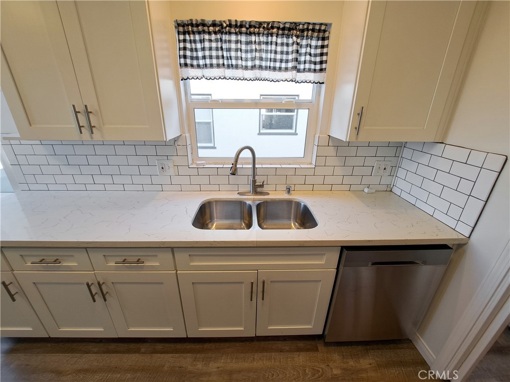 Residential Lease for rent at 925 Poli Street, Ventura CA featuring 2 beds and 1 bath