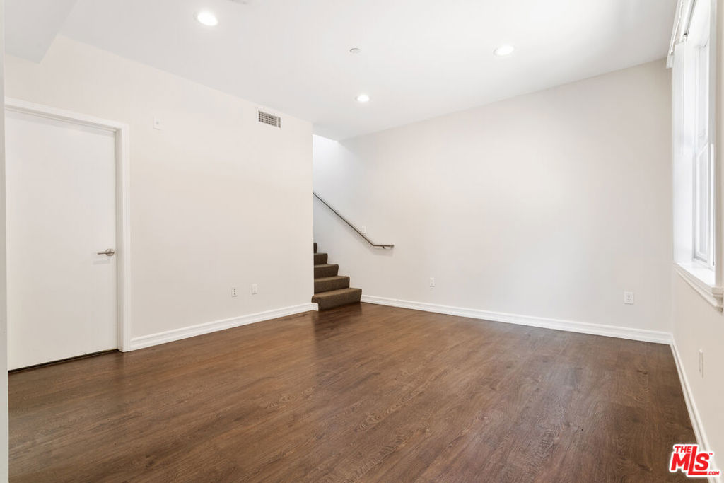 Residential Lease for rent at 2317 Scarff Street C, Los Angeles, Los Angeles County CA featuring 3 beds and 3 baths