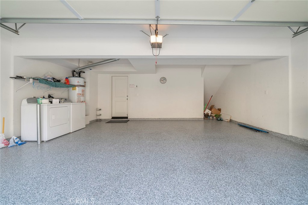 Residential Lease for rent at 56 Scarlet Bloom, Irvine CA featuring 2 beds and 2 baths