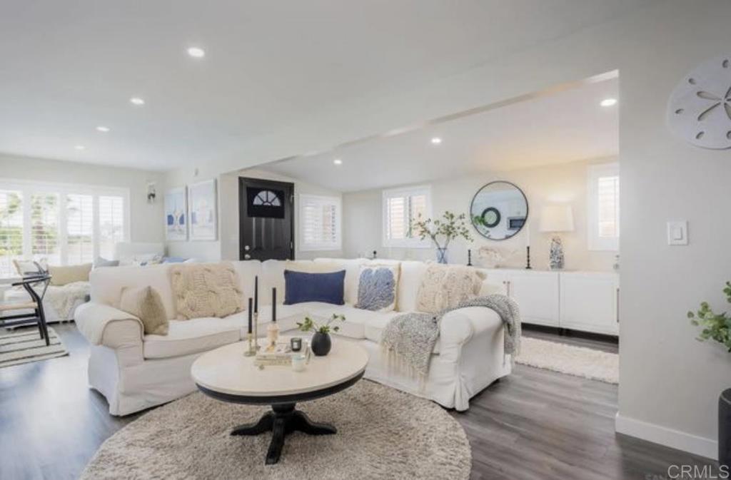 Manufactured In Park for sale at 157 Horizon Ln., Oceanside CA featuring 2 beds and 2 baths