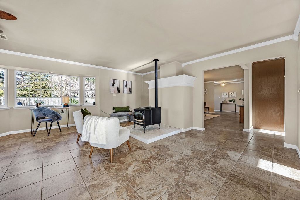 Residential for sale at 2571 2571 Anderson Ln, Brentwood CA featuring 4 beds and 2 baths