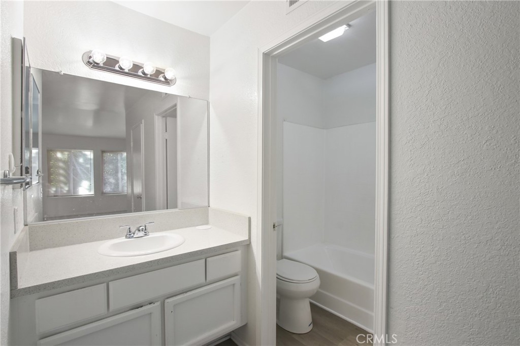 Residential Lease for rent at 8167 Vineyard, Rancho Cucamonga CA featuring 2 beds and 3 baths