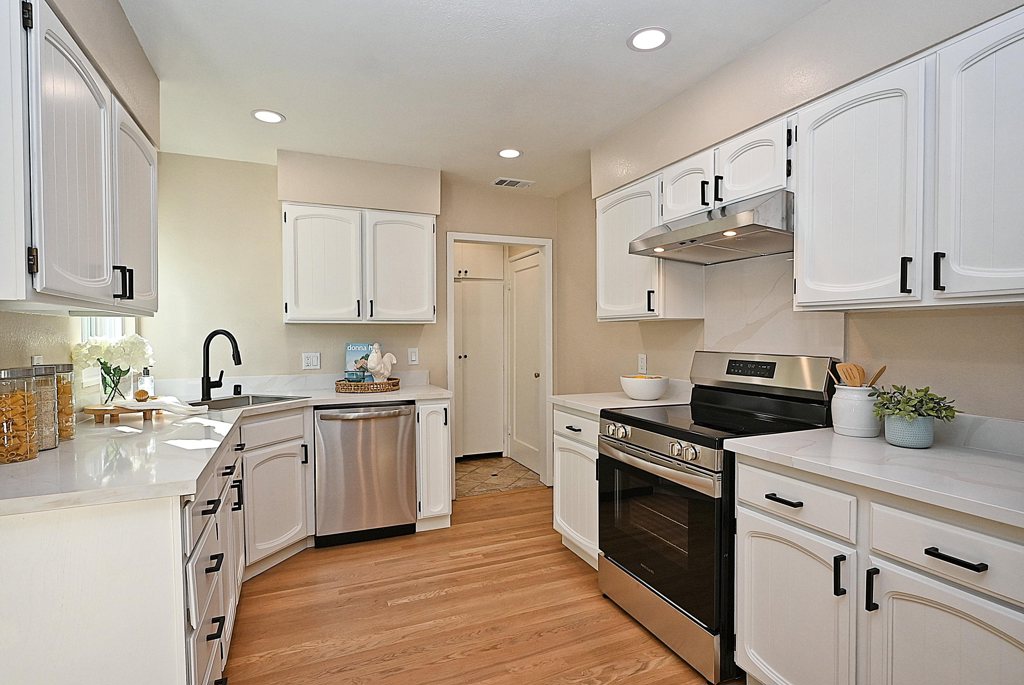 Residential for sale at 2553 2553 Nordell Ave, Castro Valley CA featuring 3 beds and 2 baths