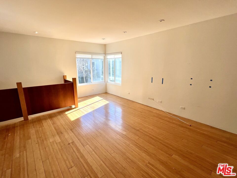 Residential Lease for rent at 721 Cedar Street B, Santa Monica, Los Angeles County CA featuring 3 beds and 2 baths