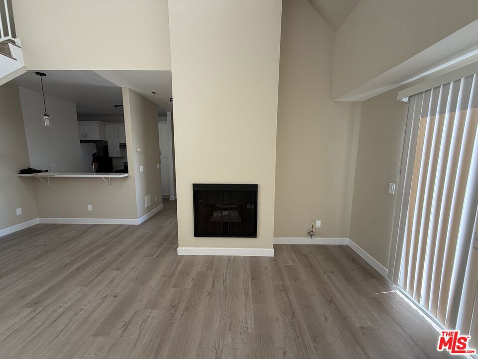 Residential Lease for rent at 156 S Oak Knoll Avenue 301, Pasadena CA featuring 2 beds and 2 baths