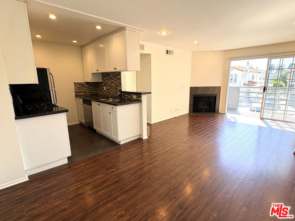 Residential Lease for rent at 8515 Alcott Street 101, Los Angeles, Los Angeles County CA featuring 2 beds and 2 baths