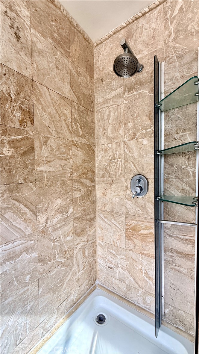 Residential Lease for rent at 2056 Meridian Avenue, South Pasadena CA featuring 2 beds and 1 bath