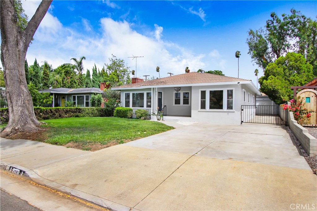 Residential for sale at 4061 Maplewood pl, Riverside CA featuring 3 beds and 2 baths